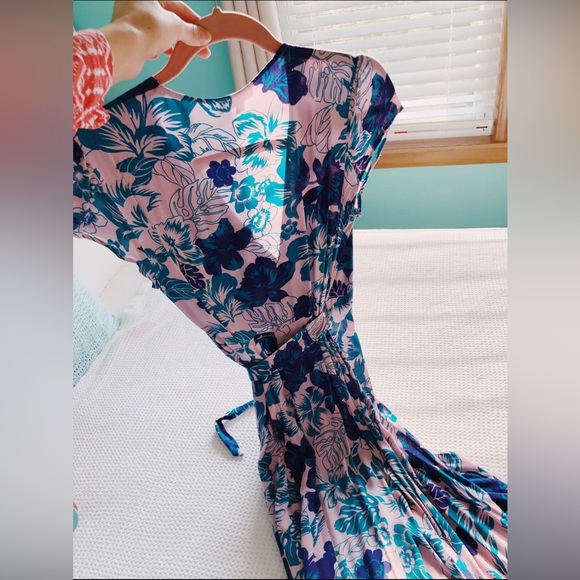 Anthropologie Wrap Maxi Dress, By XIX PALMS, Hawaii, Size S, Blue Floral - Picture 7 of 10